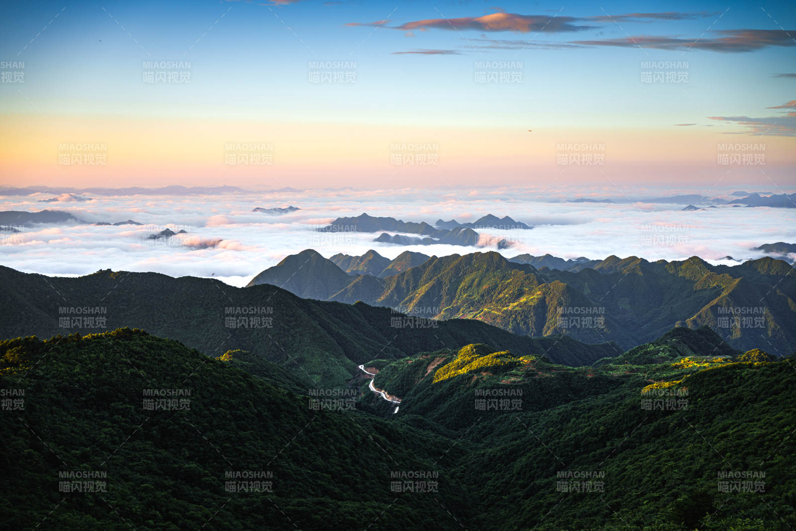 臨安牽牛崗云海山巒
