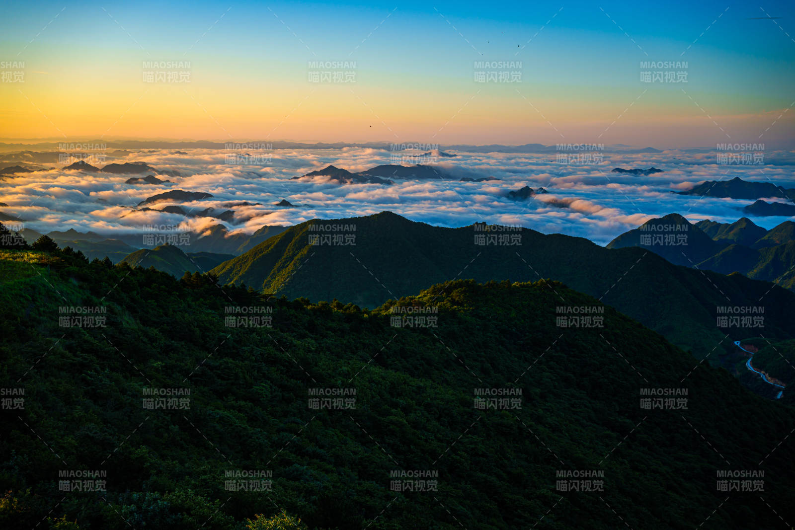 臨安牽牛崗云海山巔 晨曦初照