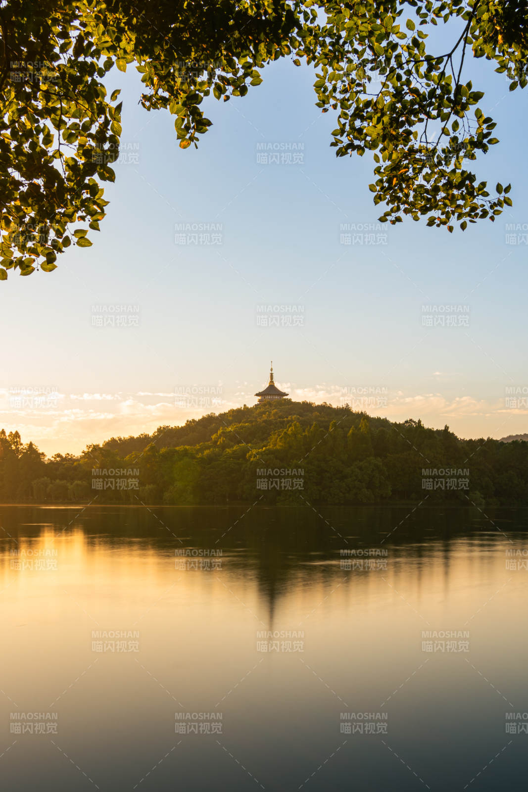 湖畔塔影 夕陽映翠-杭州西湖