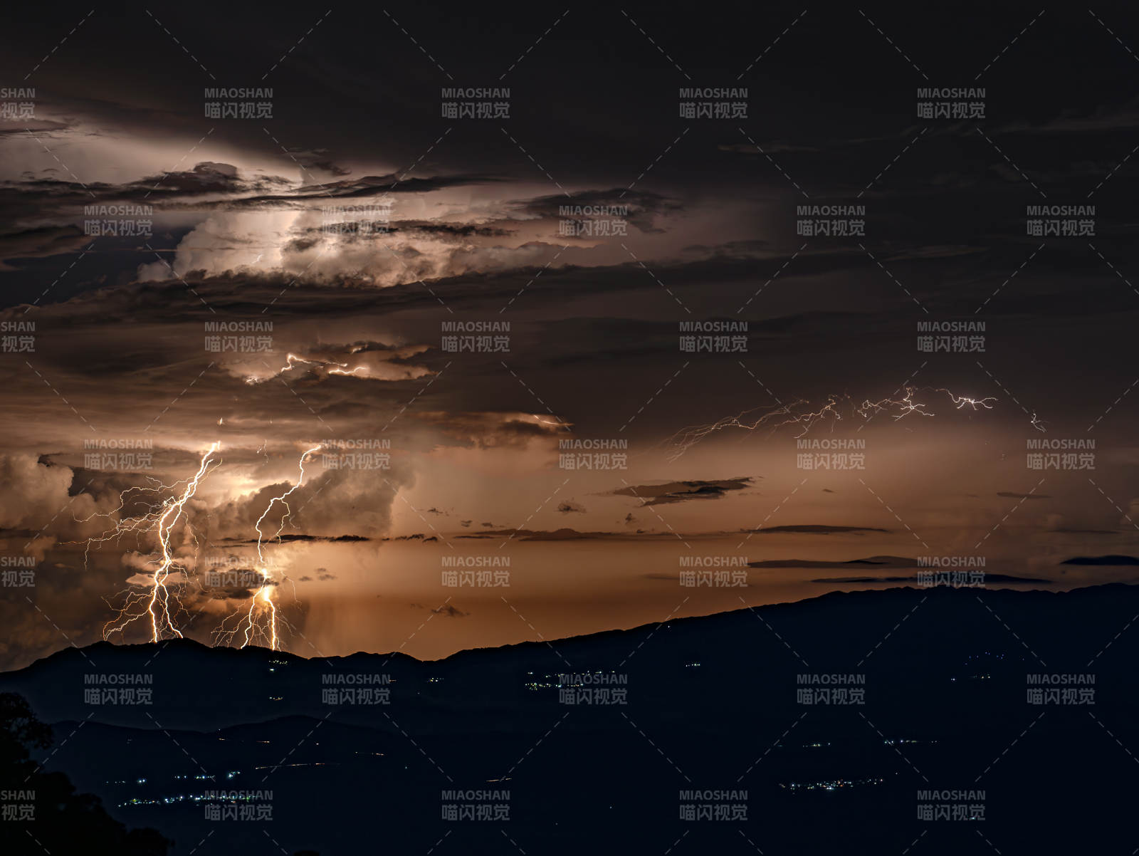 夜空閃電 震撼人心