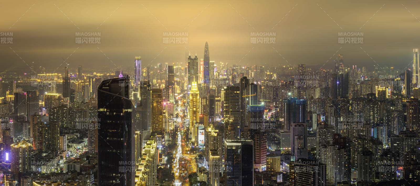 夜幕下的深圳燈火輝煌