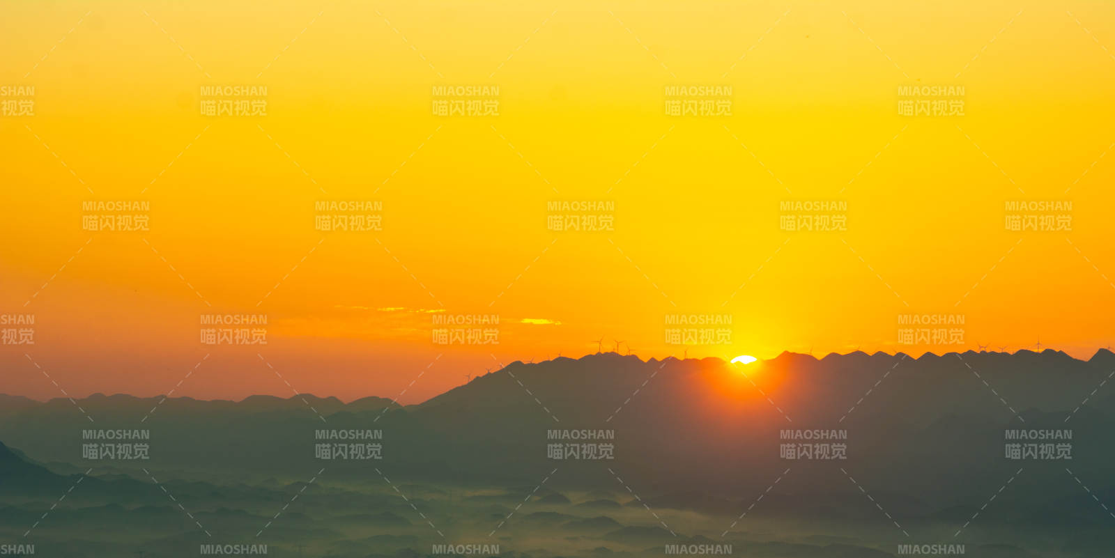 齊岳山 山間日出 云海霞光