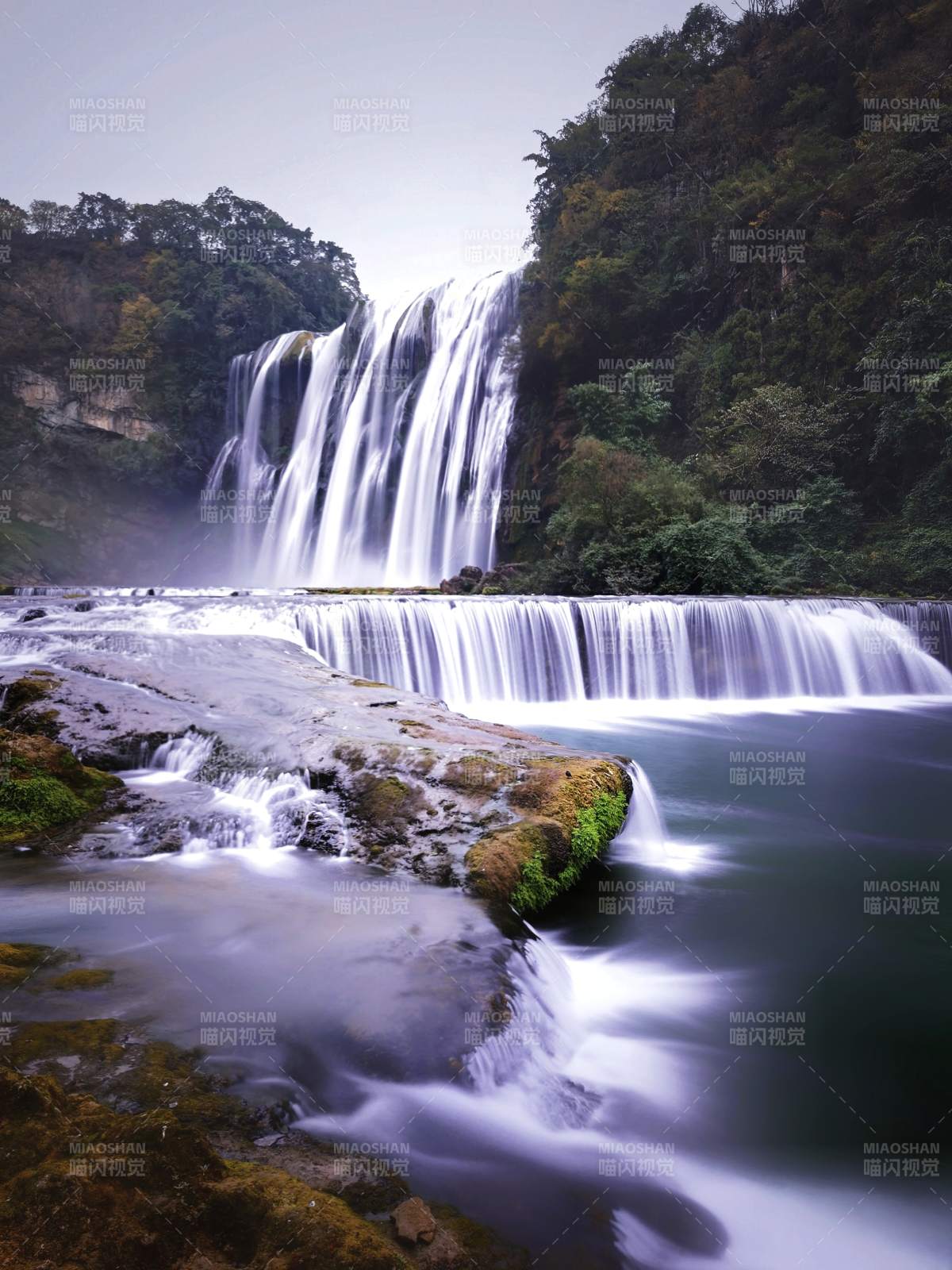 瀑布飛流 山水相映--黃果樹瀑布