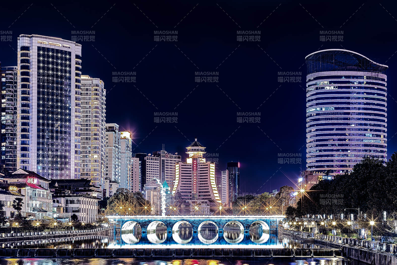 貴州省貴陽市夜景城市橋梁燈火輝煌