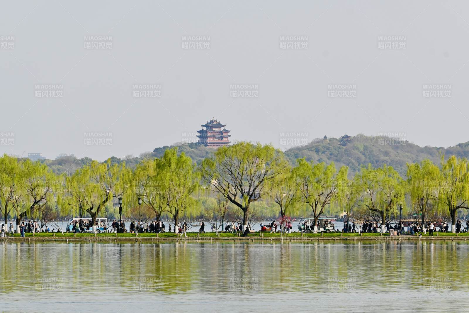 杭州西湖春景 游人如織