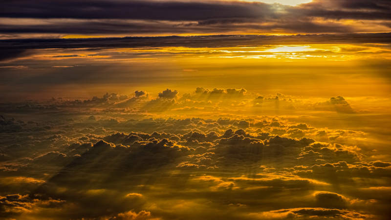 云海夕阳 金色光辉