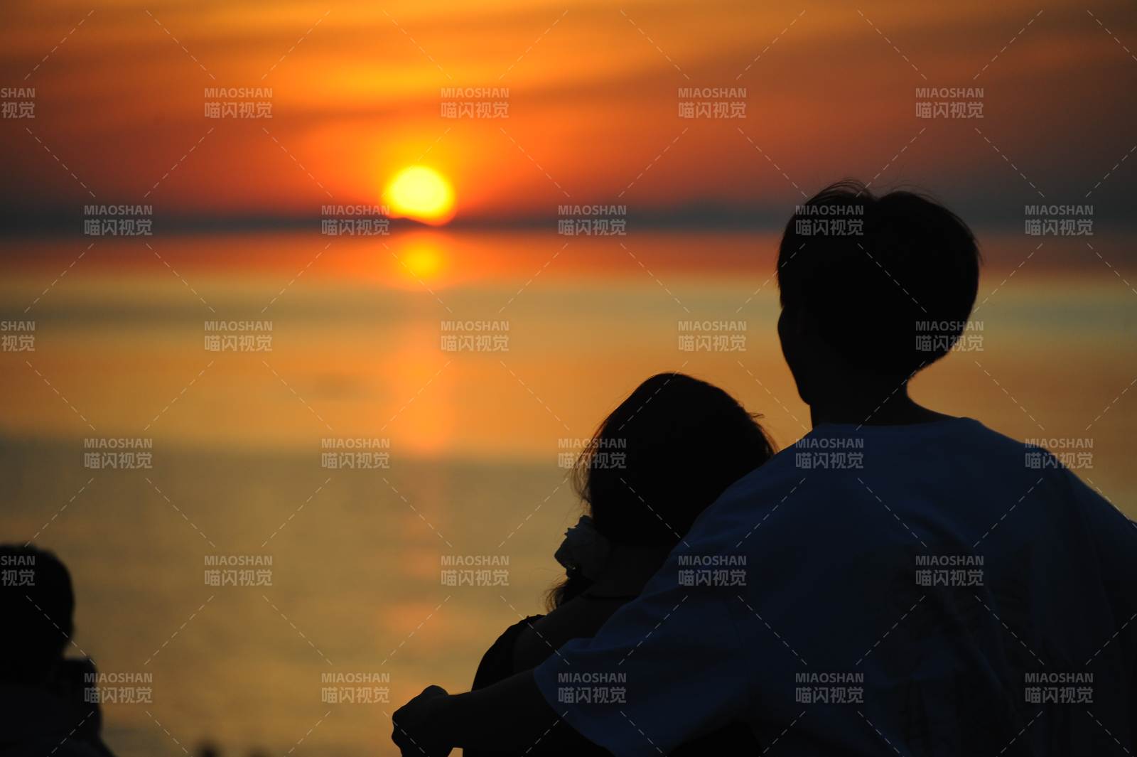 夕陽下的溫馨時光