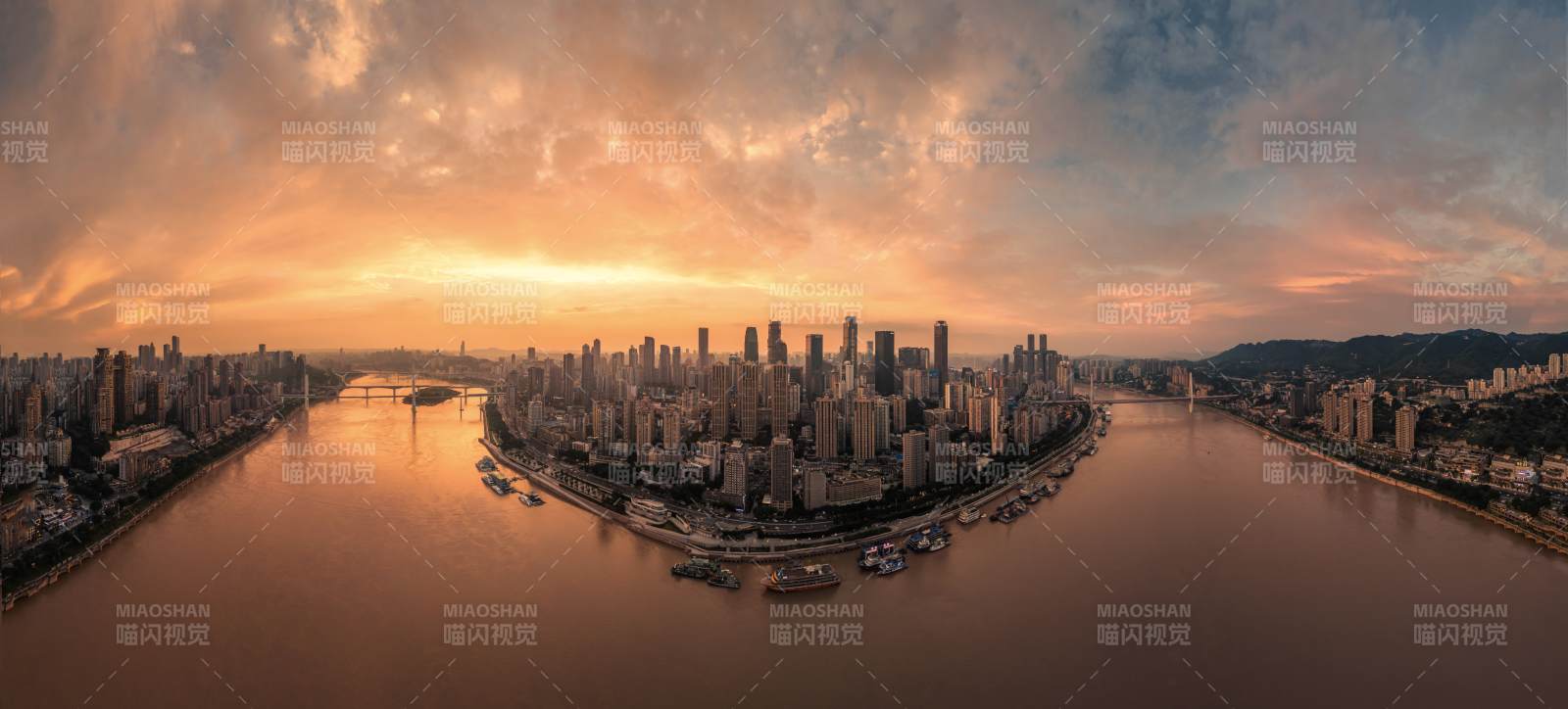 重慶兩江交匯城市風(fēng)光