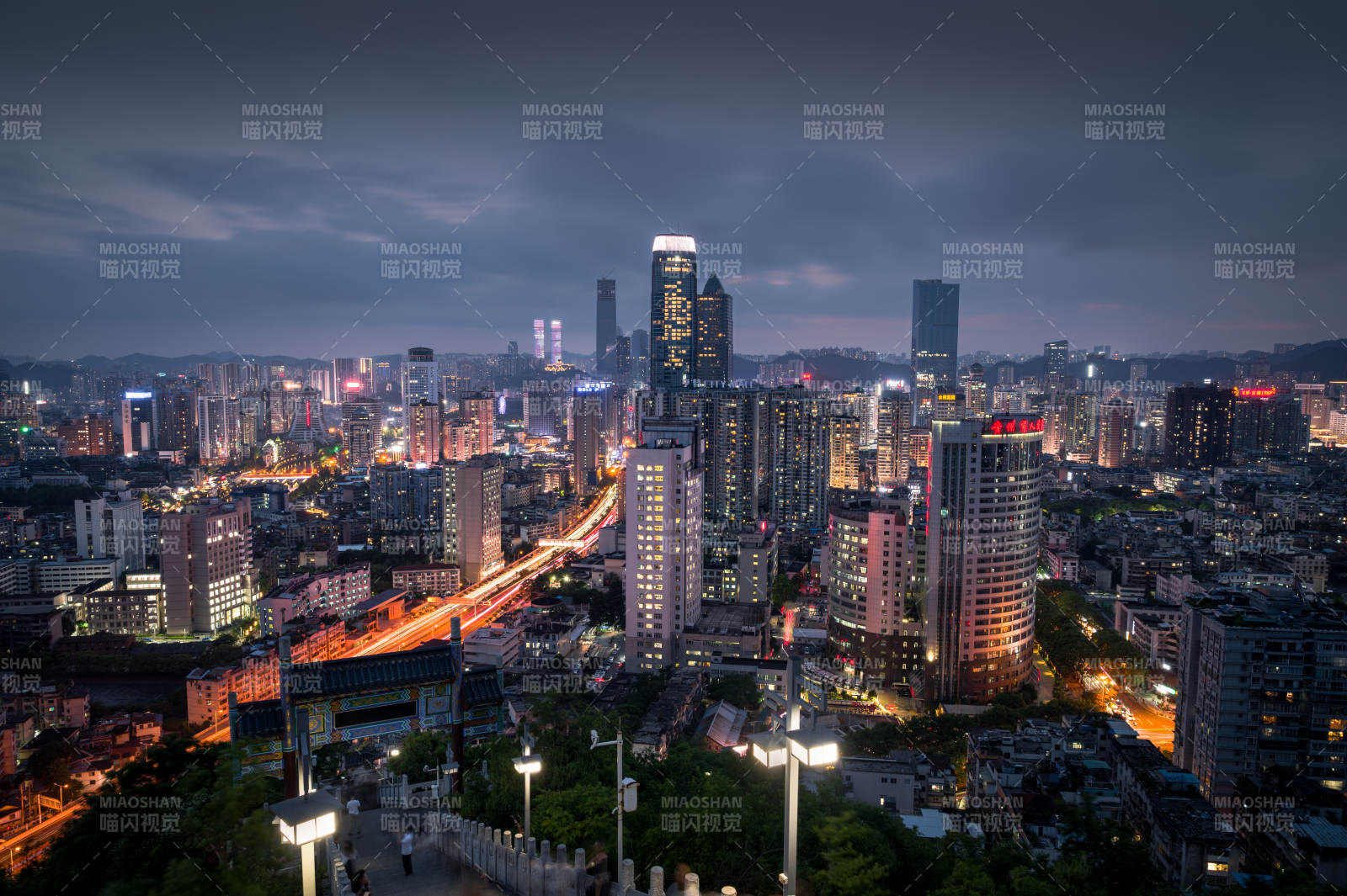 貴陽東山寺夜景