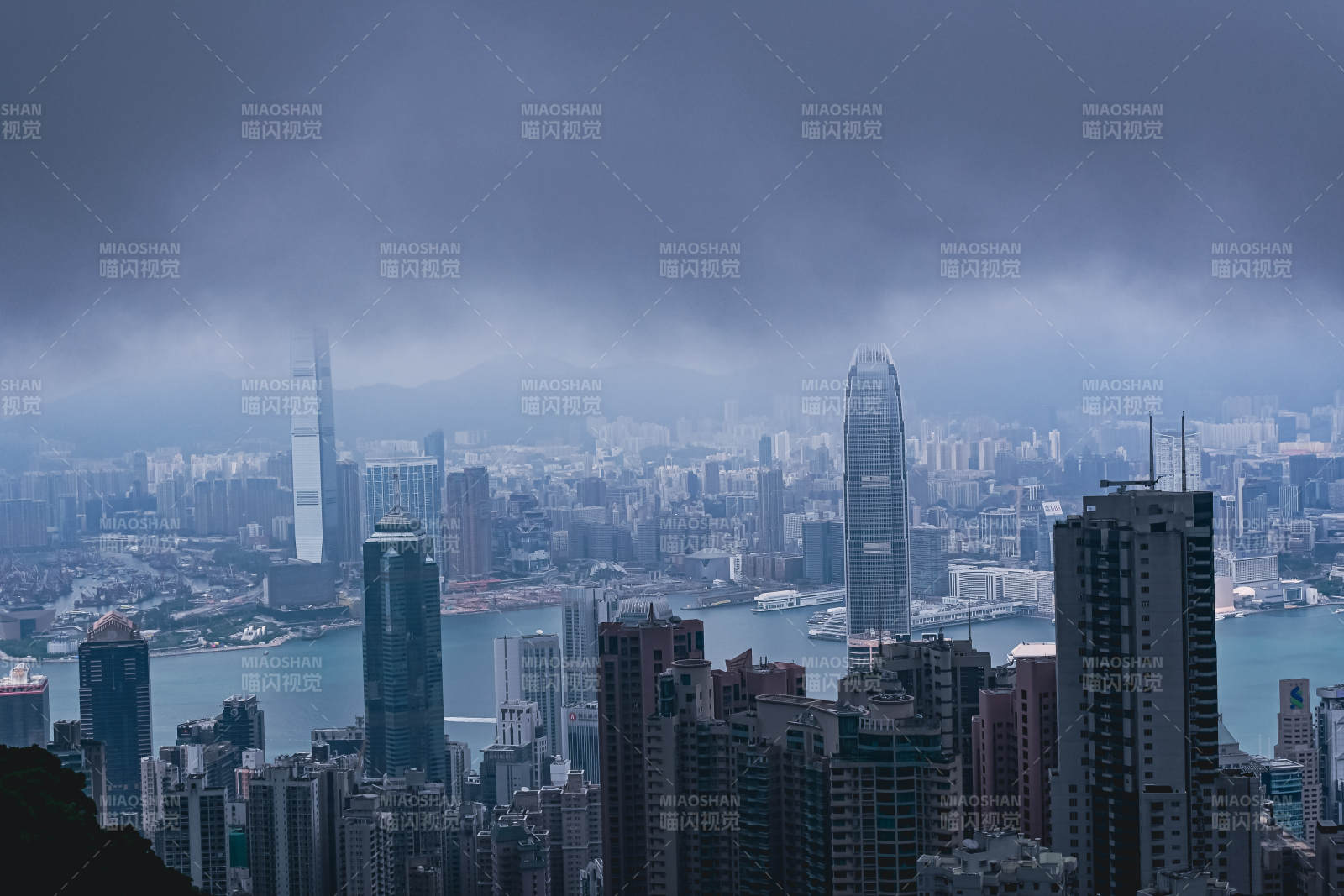 香港城市天際線霧景