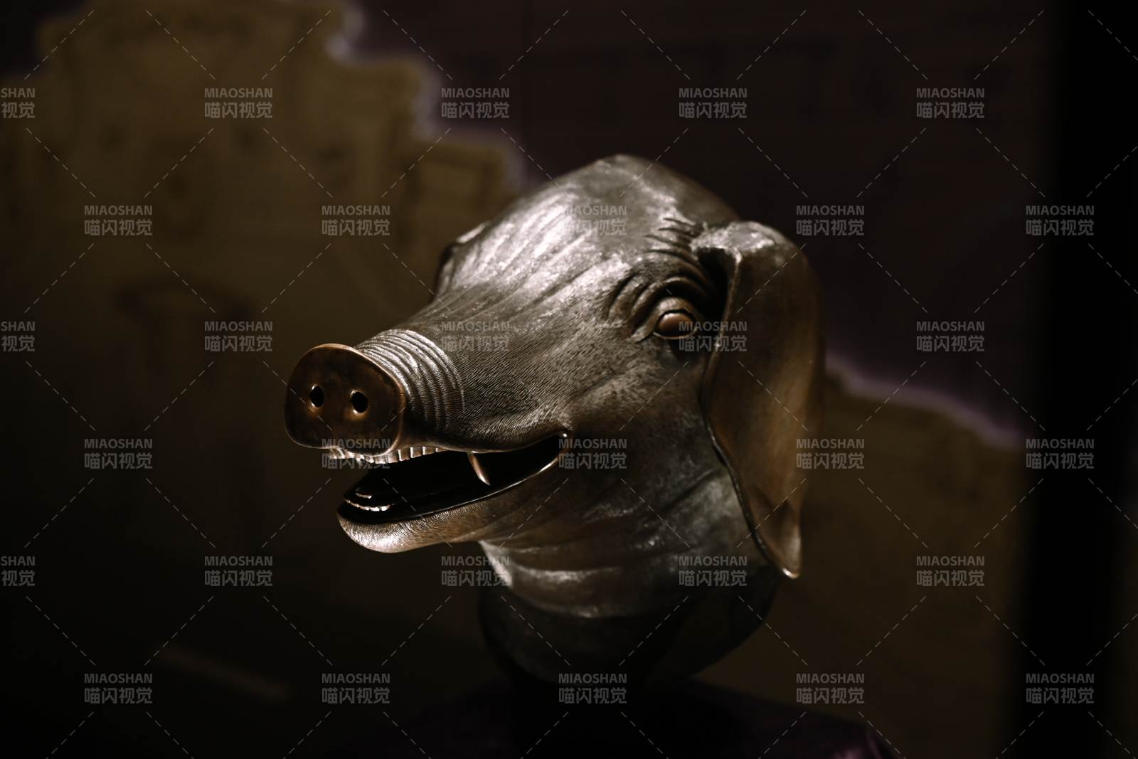 圓明園十二生肖獸豬首雕塑特寫