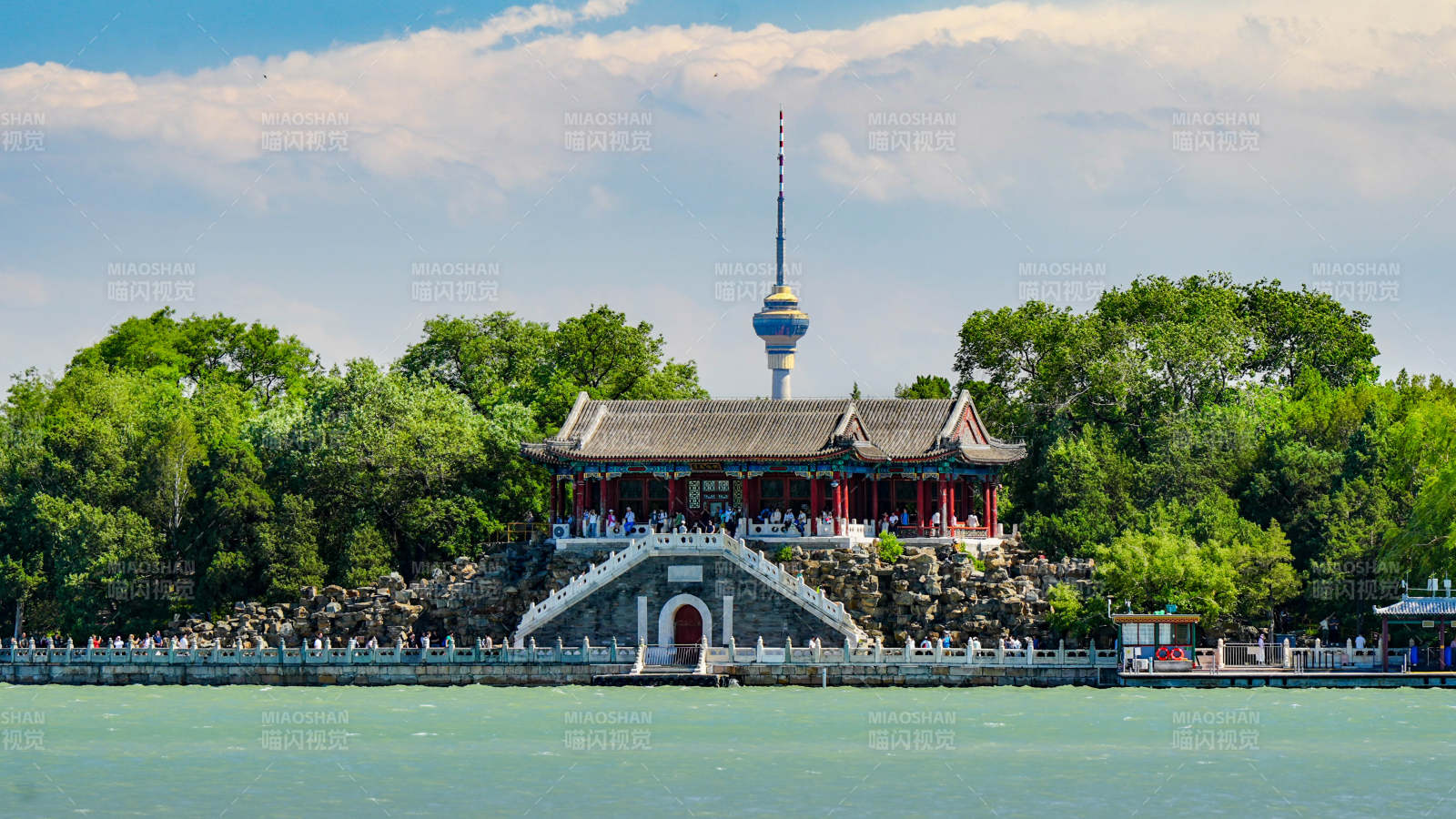頤和園湖心亭景致