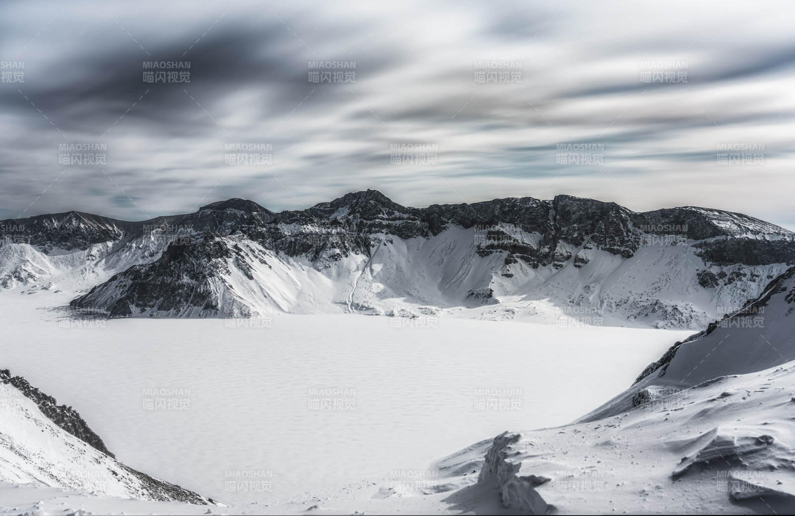 長白山天池雪景