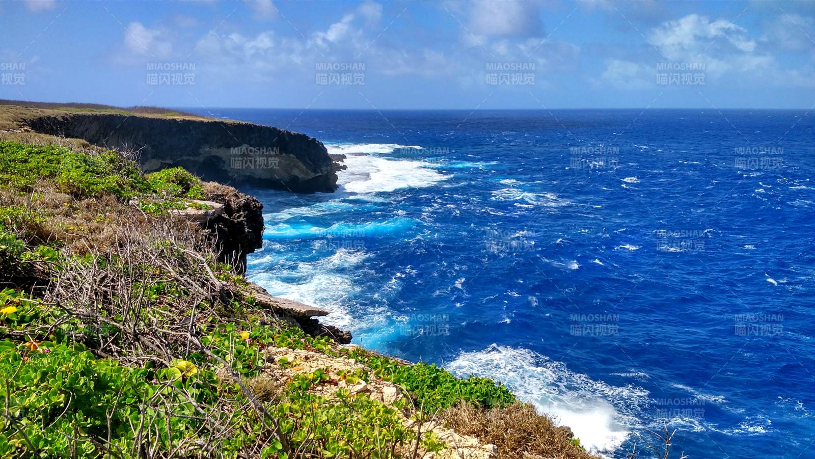 塞班島海岸懸崖與碧海藍天