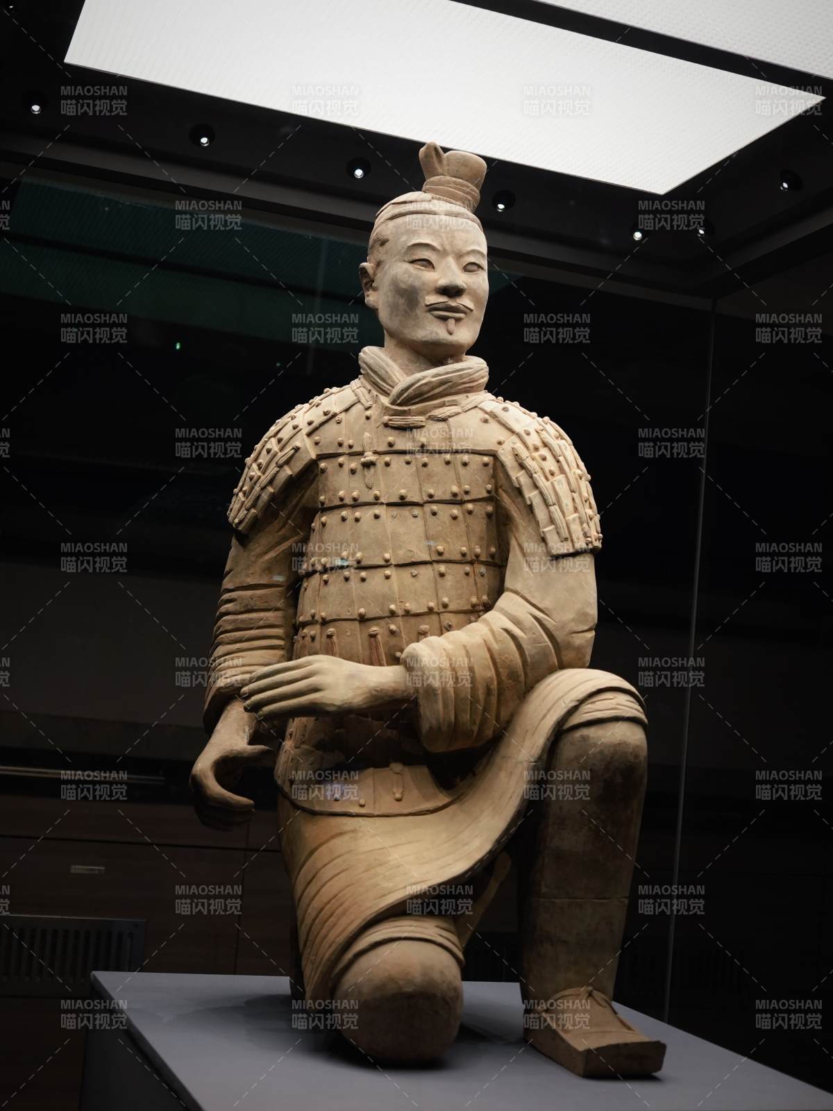 兵馬俑戰士雕像展示