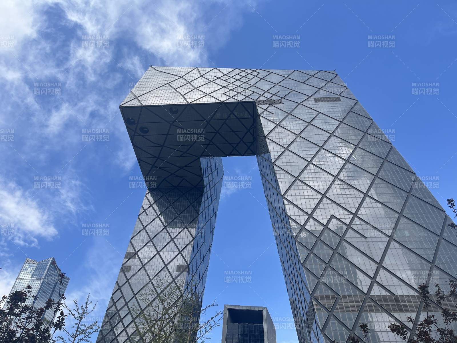 中央電視臺(tái)總部大樓獨(dú)特的建筑風(fēng)格