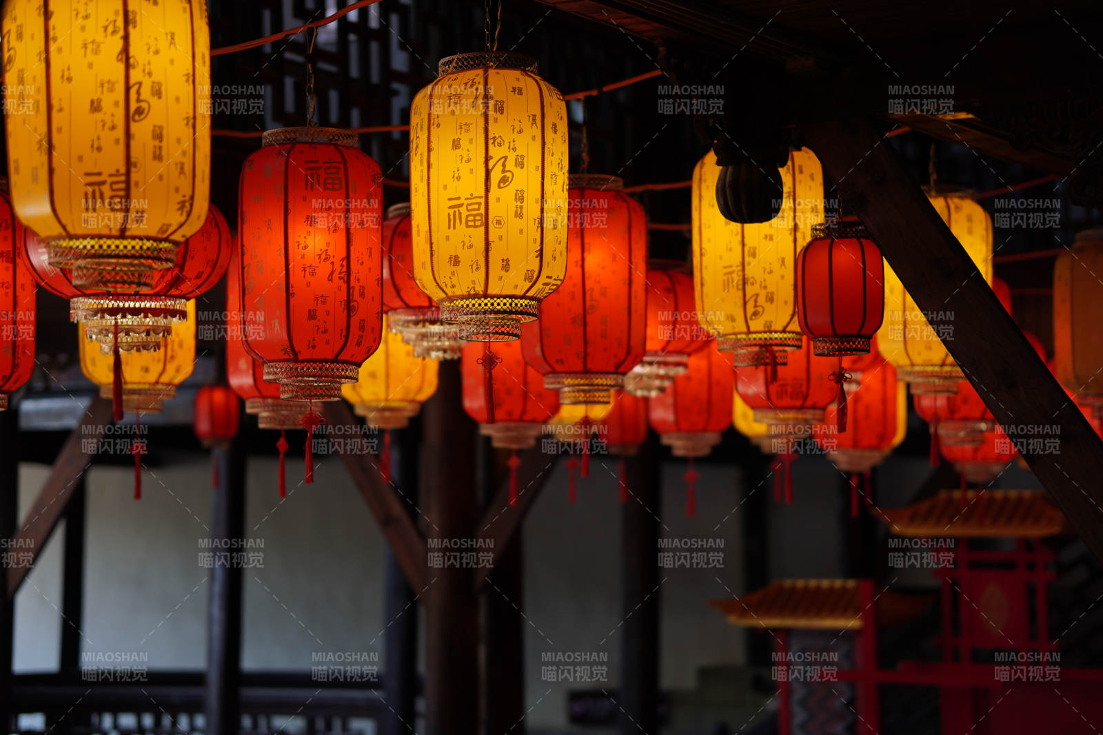 古風燈籠 溫暖夜色