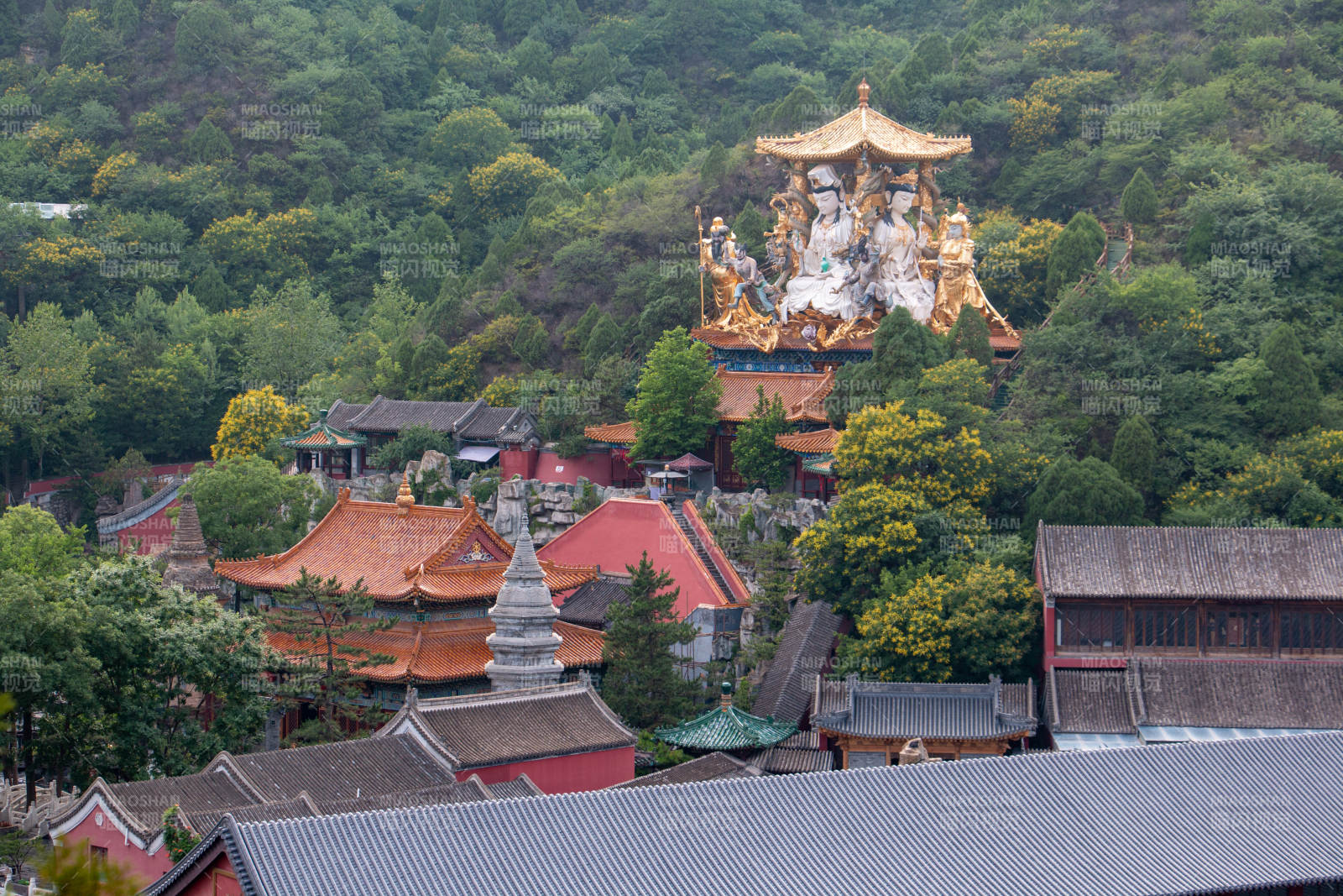 北京白瀑寺山間古寺 金頂輝煌