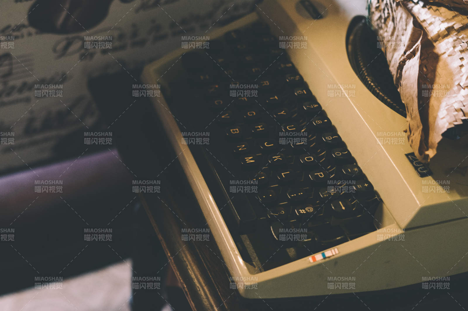 復古打字機的靜謐時光