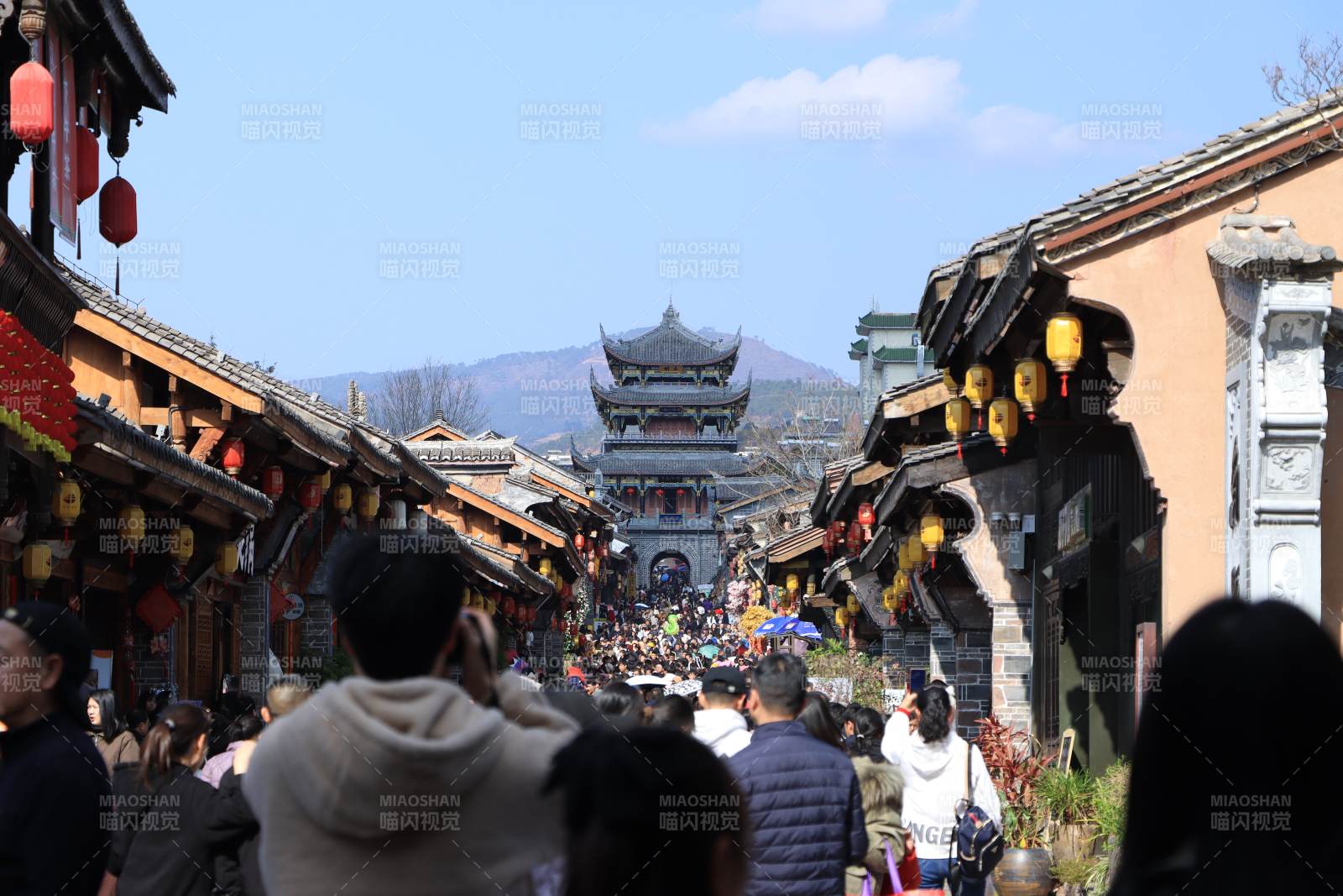 古鎮(zhèn)繁華街景