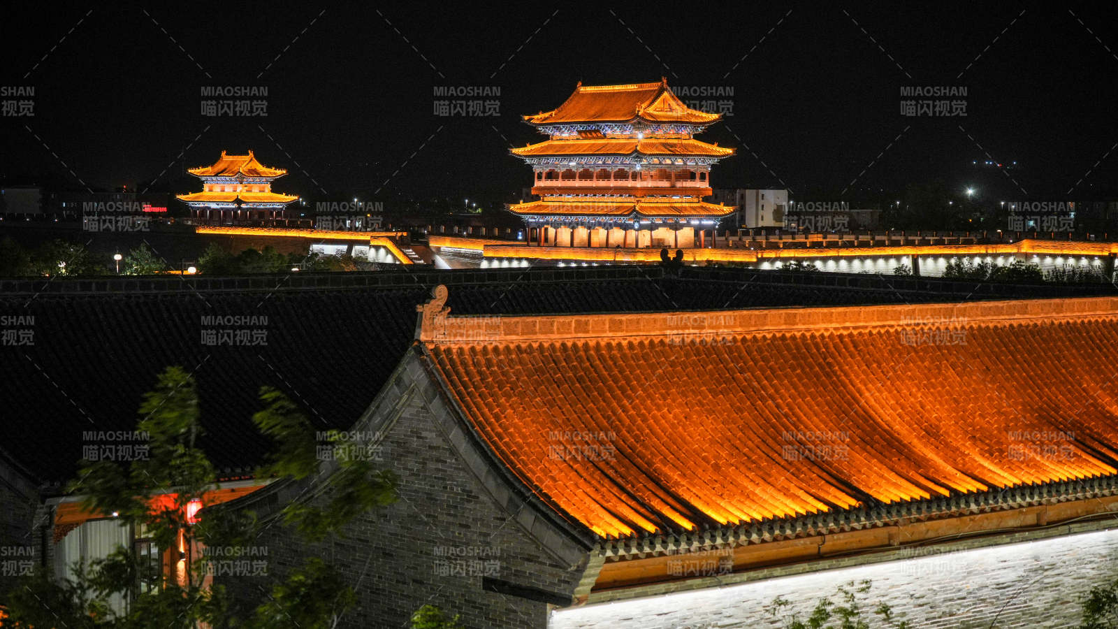 山西忻州古城夜景古建筑燈光璀璨