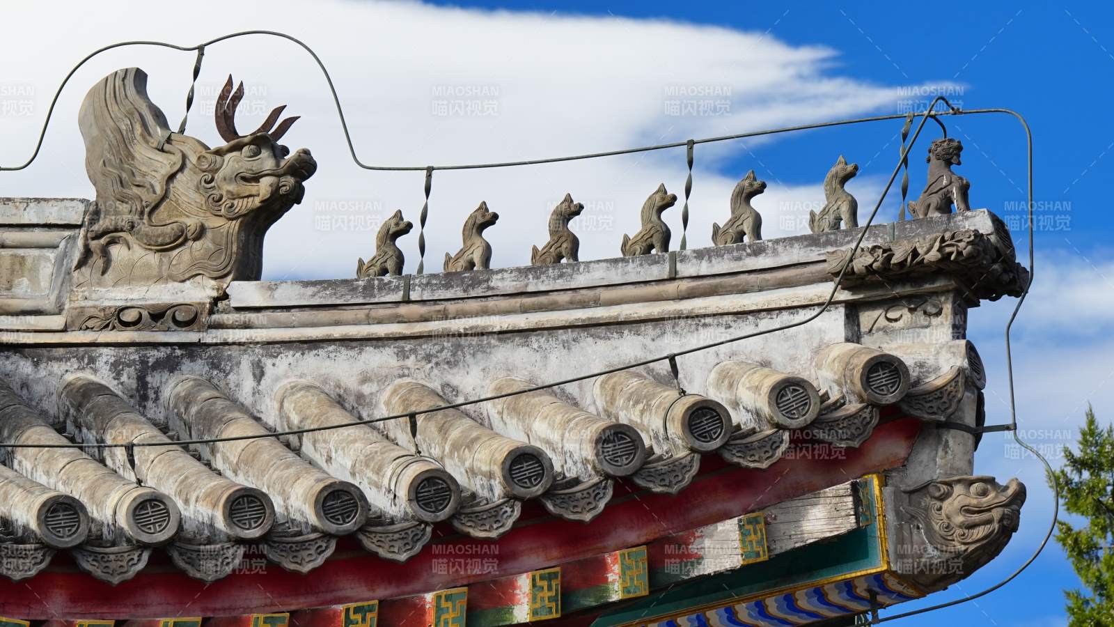 古建筑屋脊上的神獸裝飾