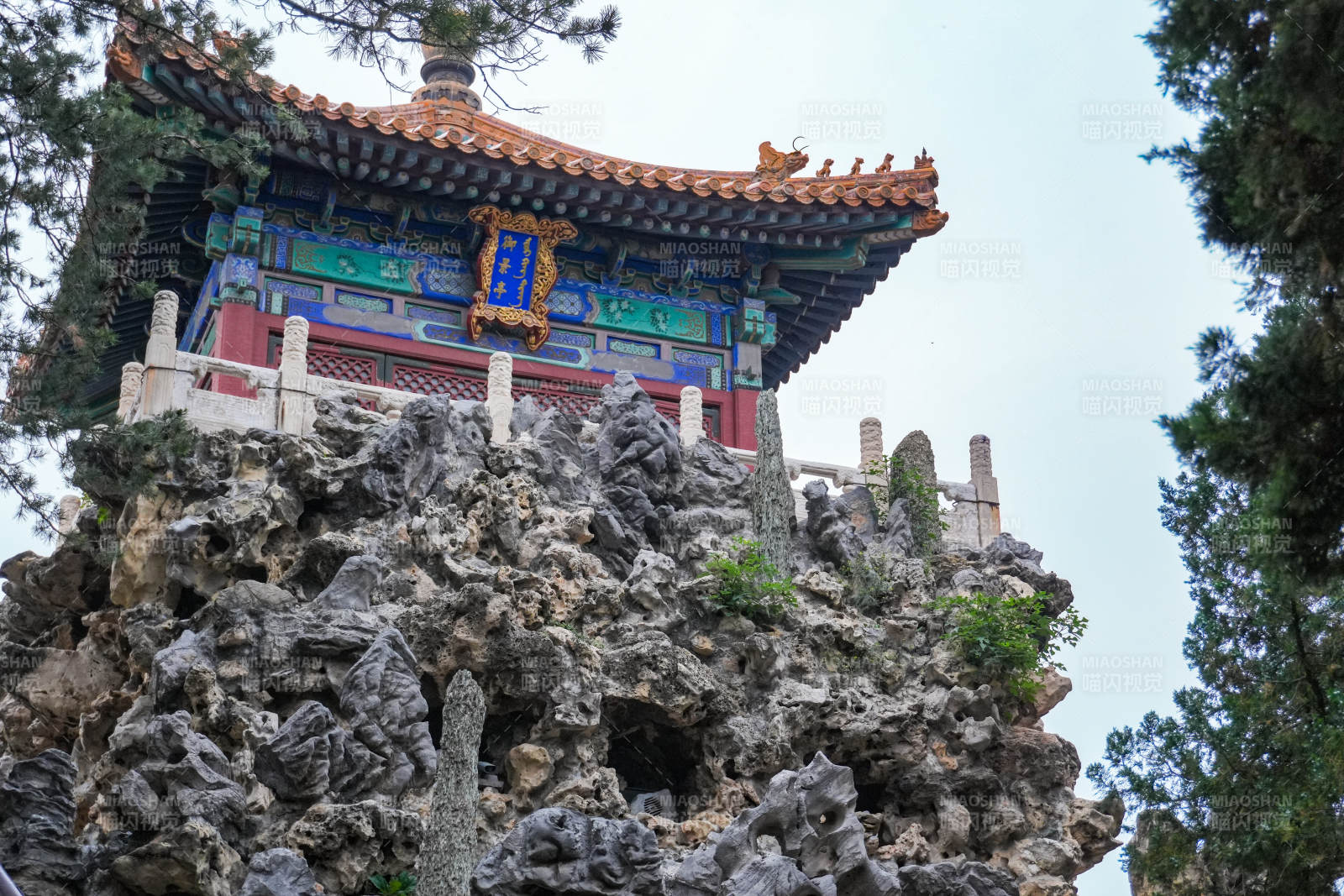 故宮御花園假山涼亭