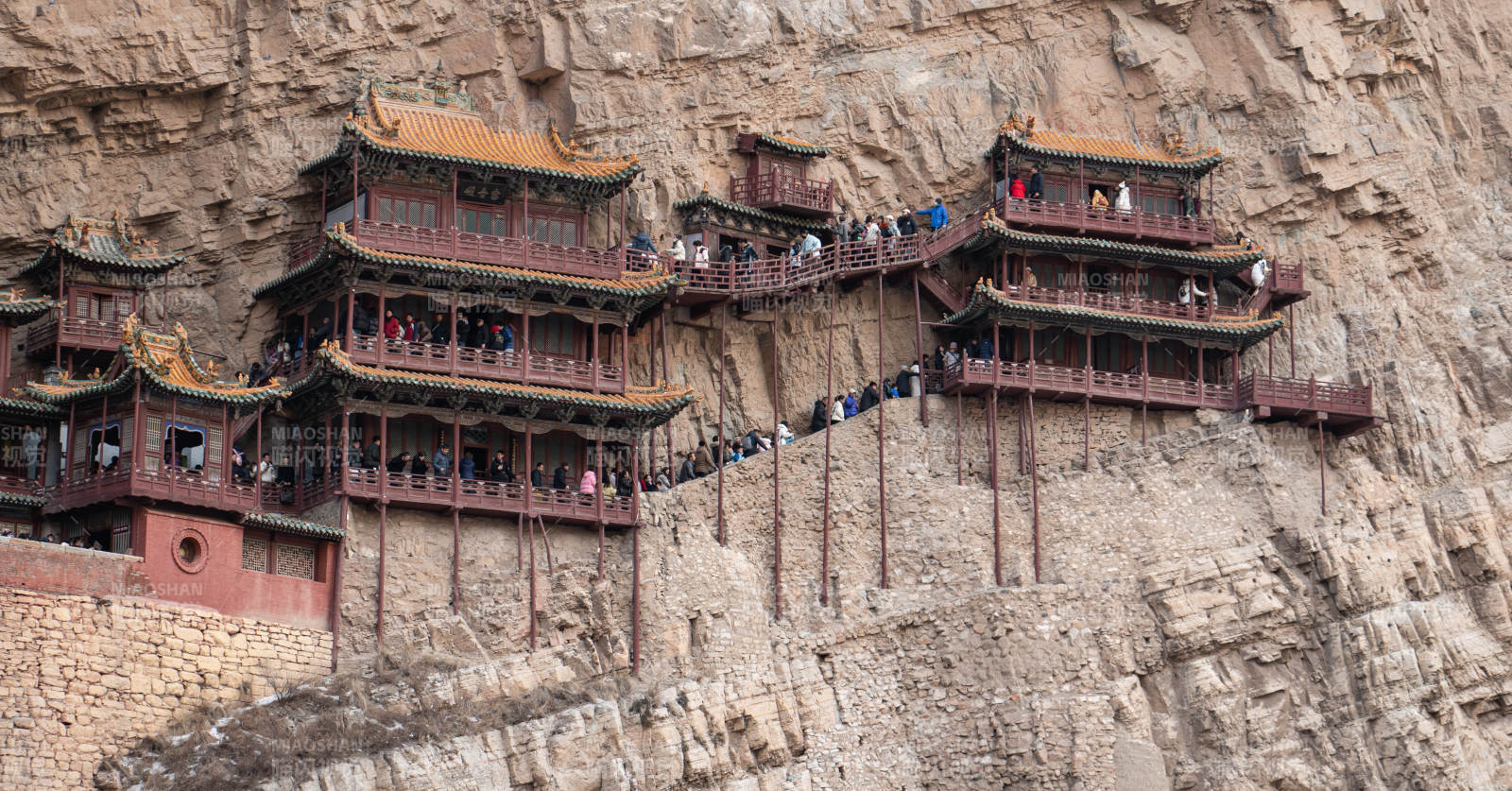 山西懸空寺--懸崖上的古建筑群