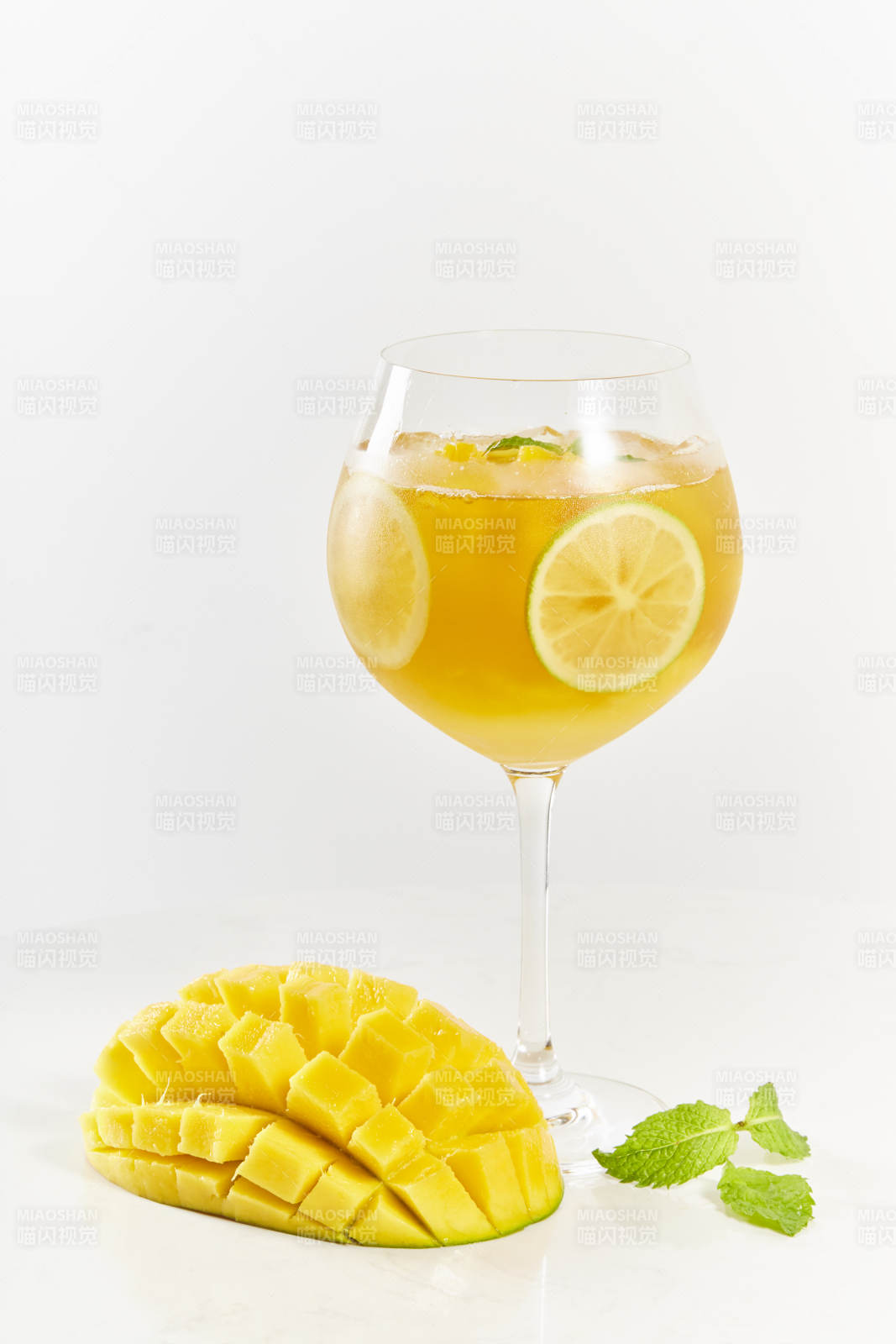 芒果檸檬冰爽飲品