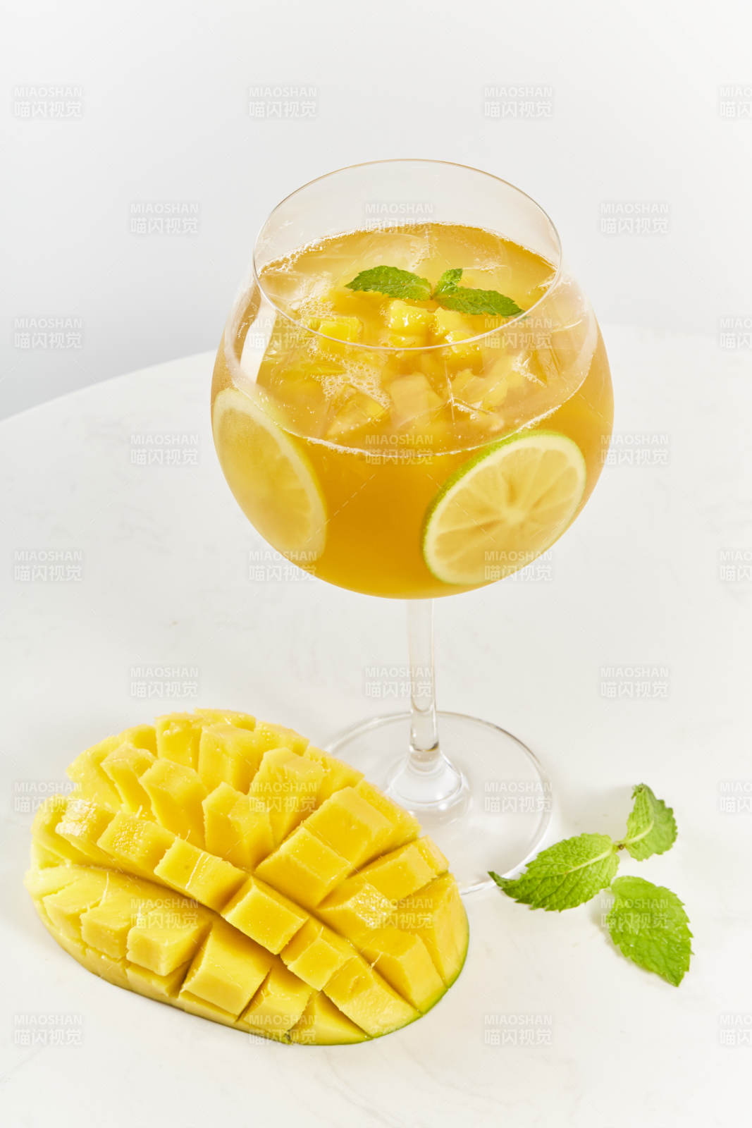 芒果檸檬冰爽飲品