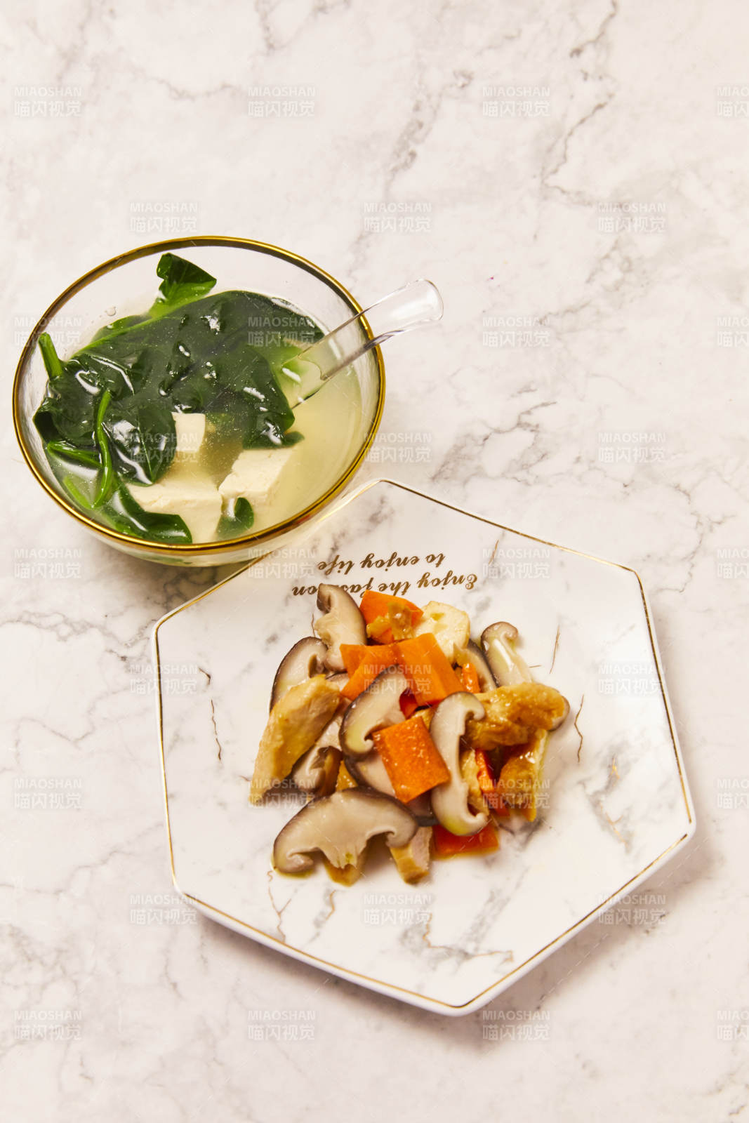 蔬菜豆腐湯配炒蘑菇