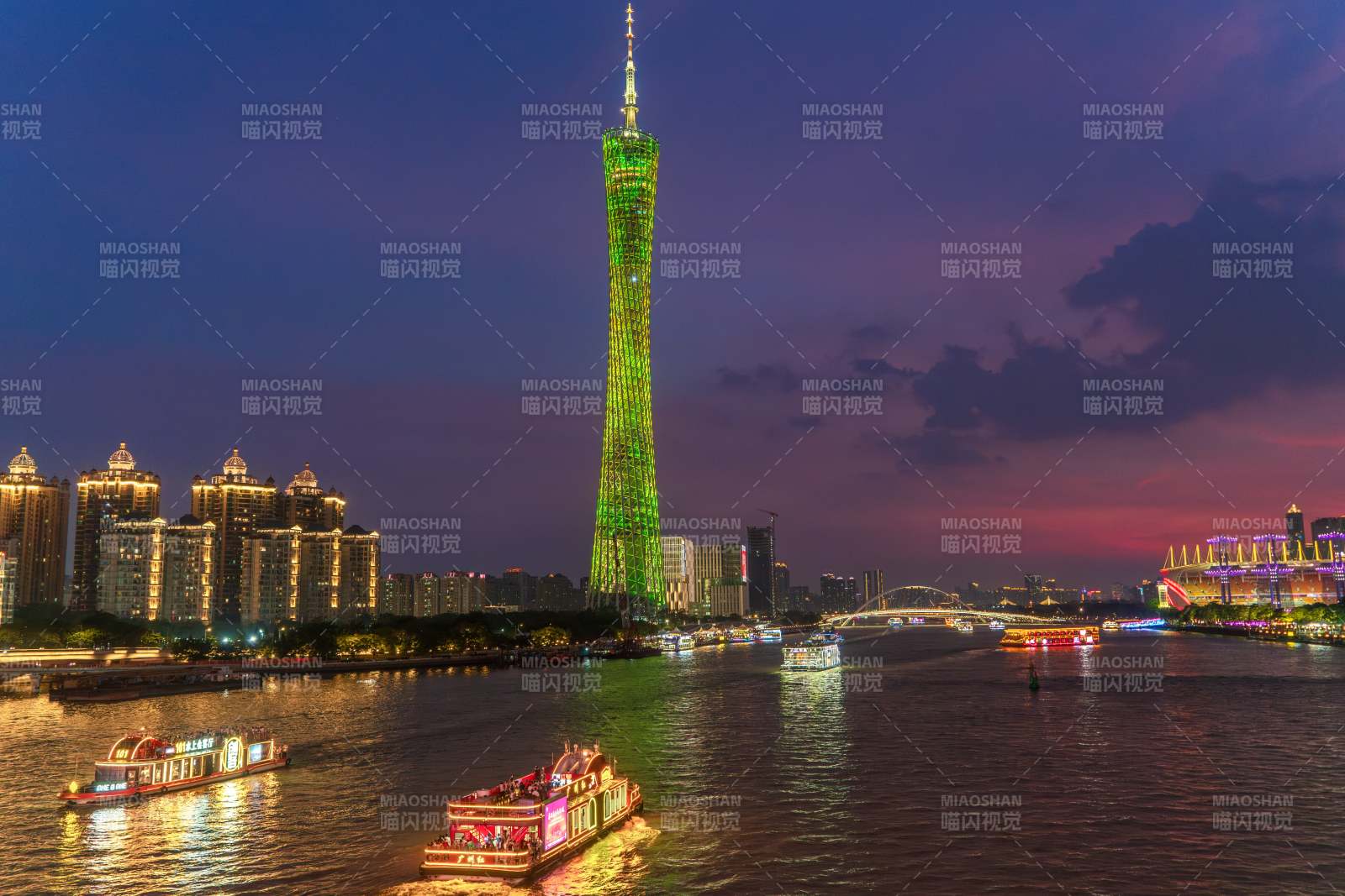 廣州塔夜景璀璨珠江游