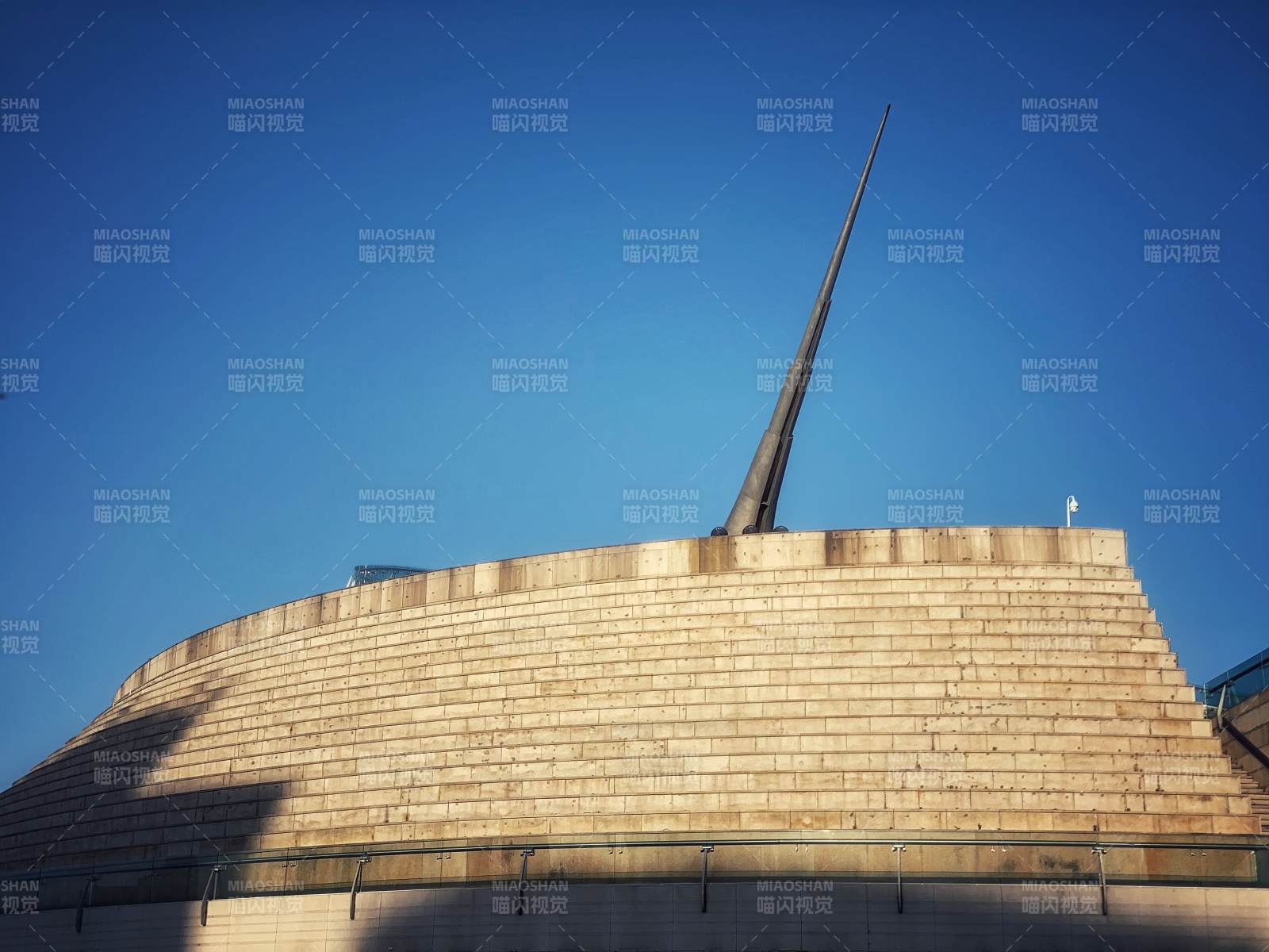 中華世紀(jì)壇現(xiàn)代建筑與尖塔設(shè)計(jì)