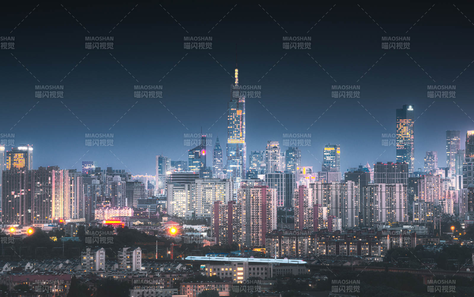 夜幕下的南京燈火輝煌