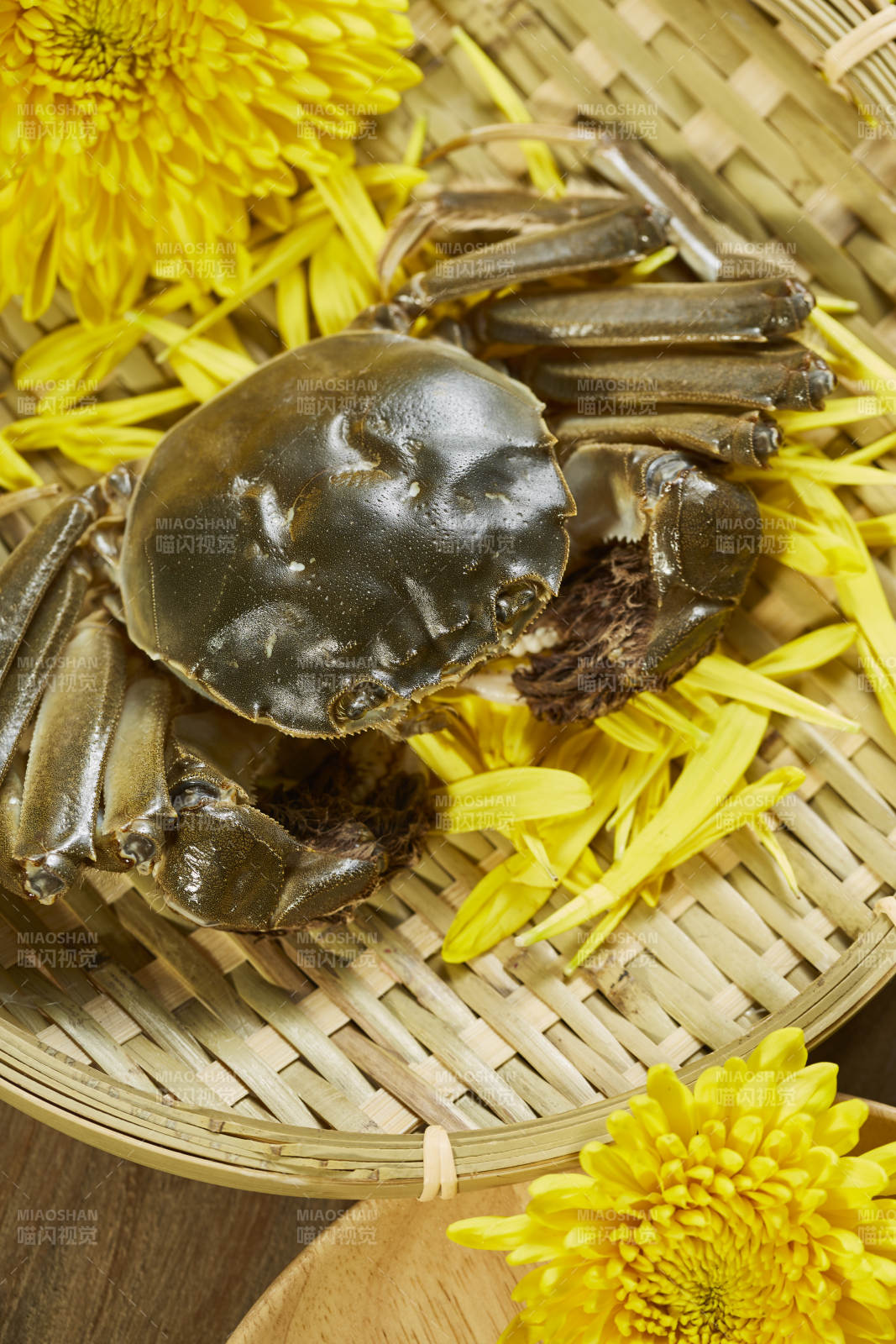 秋日蟹宴 菊香相伴