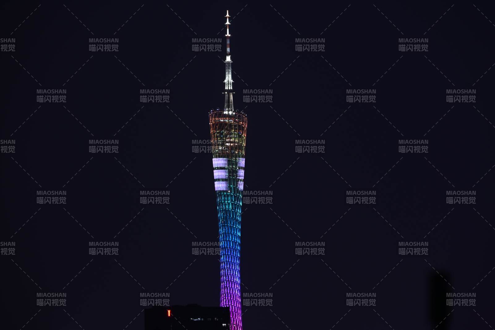 夜色中的廣州塔燈光秀