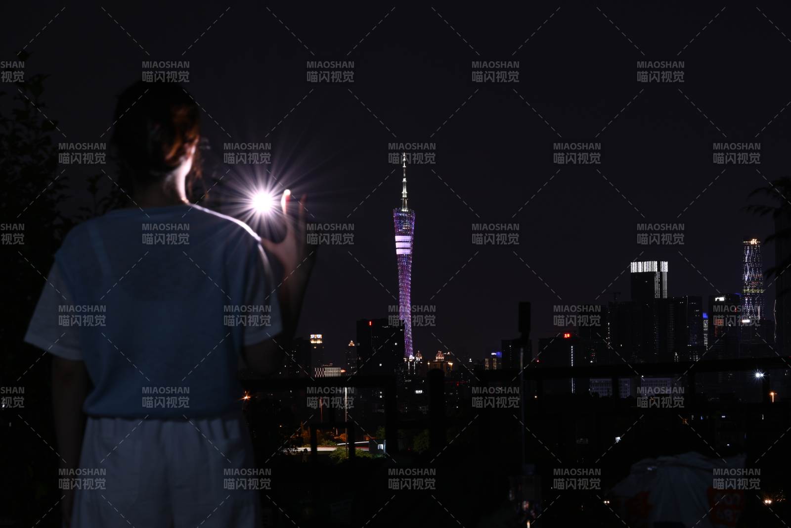 夜景下的光與影