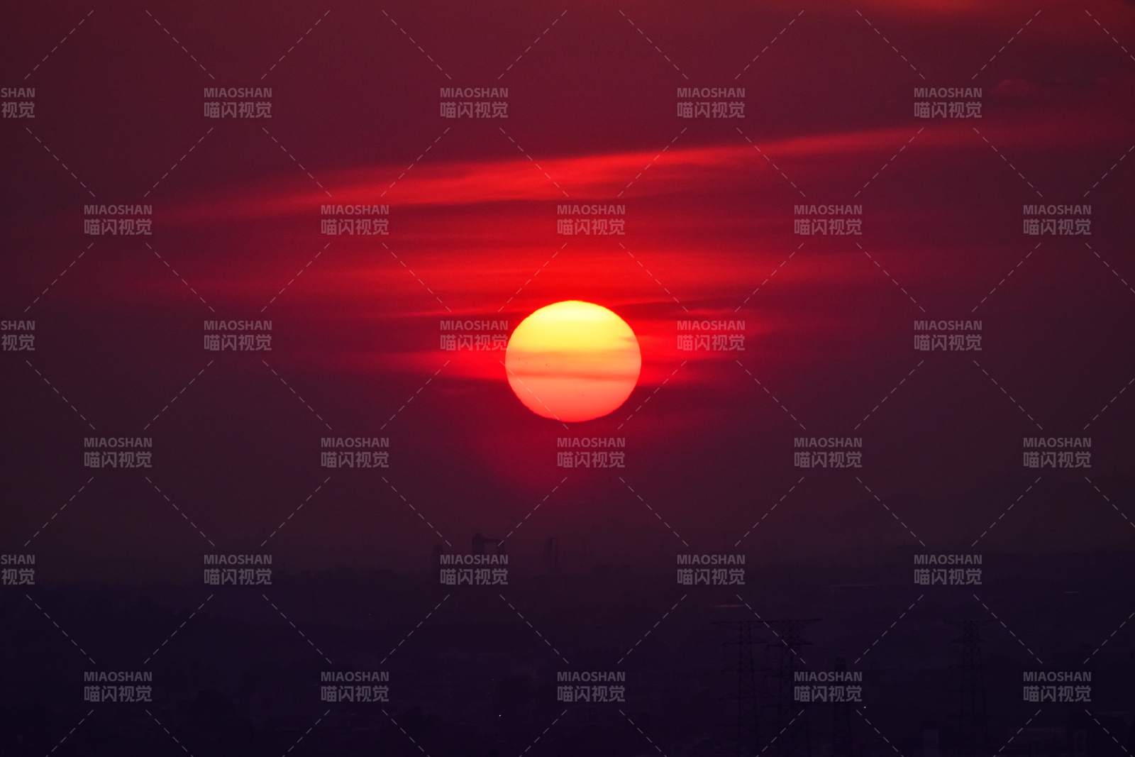 夕陽西下 紅霞滿天