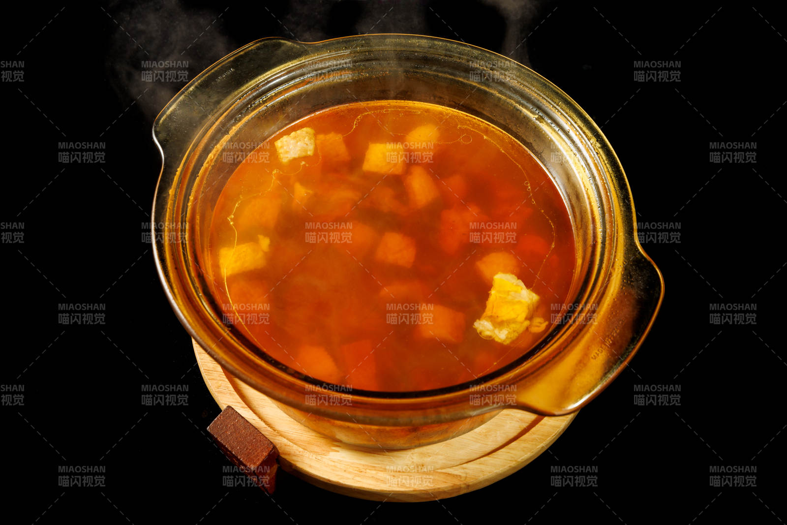 熱騰騰的蔬菜湯