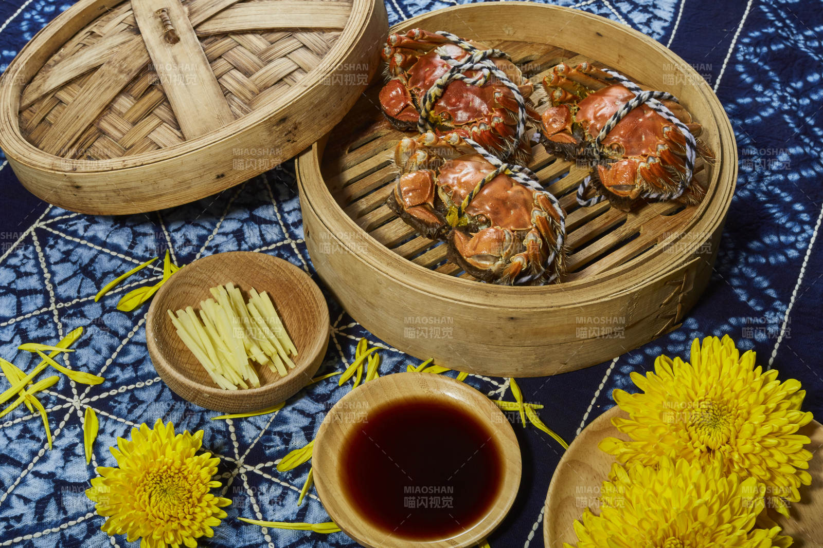 蒸蟹配茶 秋日美食
