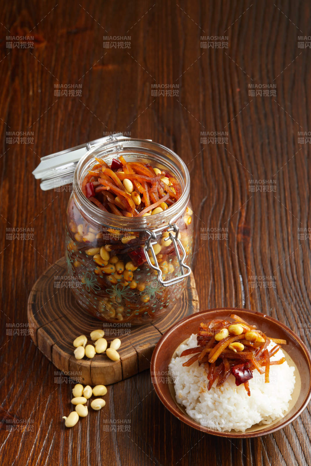 家常小咸菜配米飯