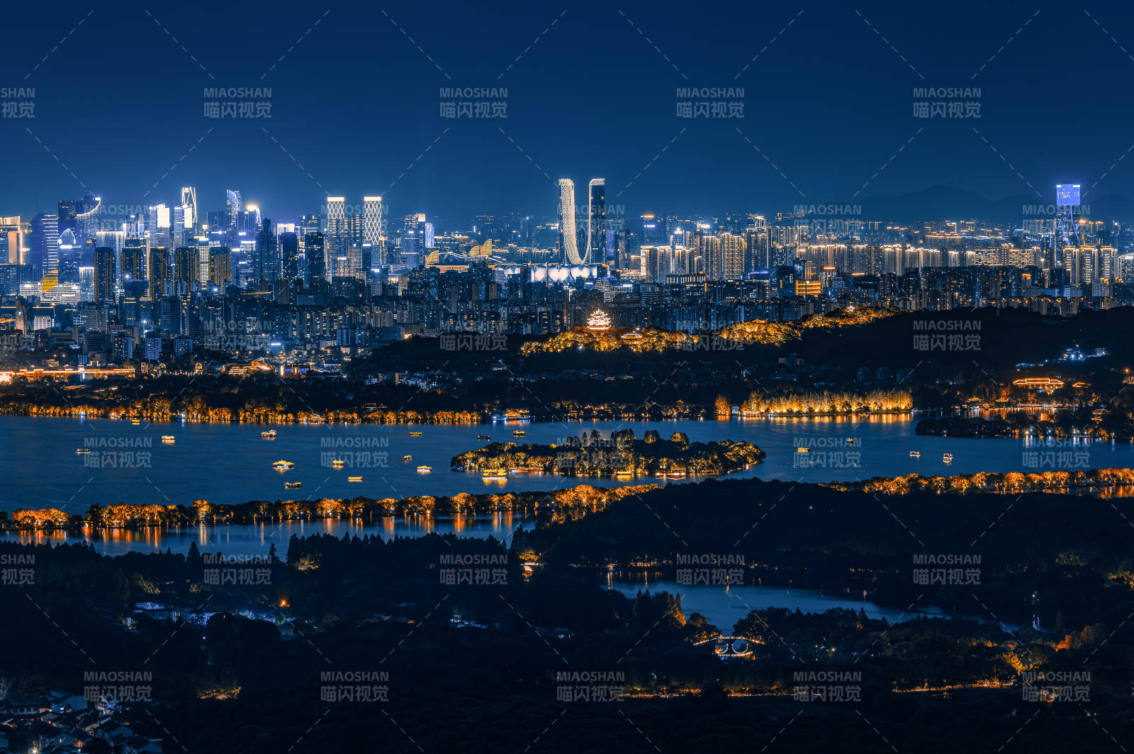夜色中的杭州與湖景