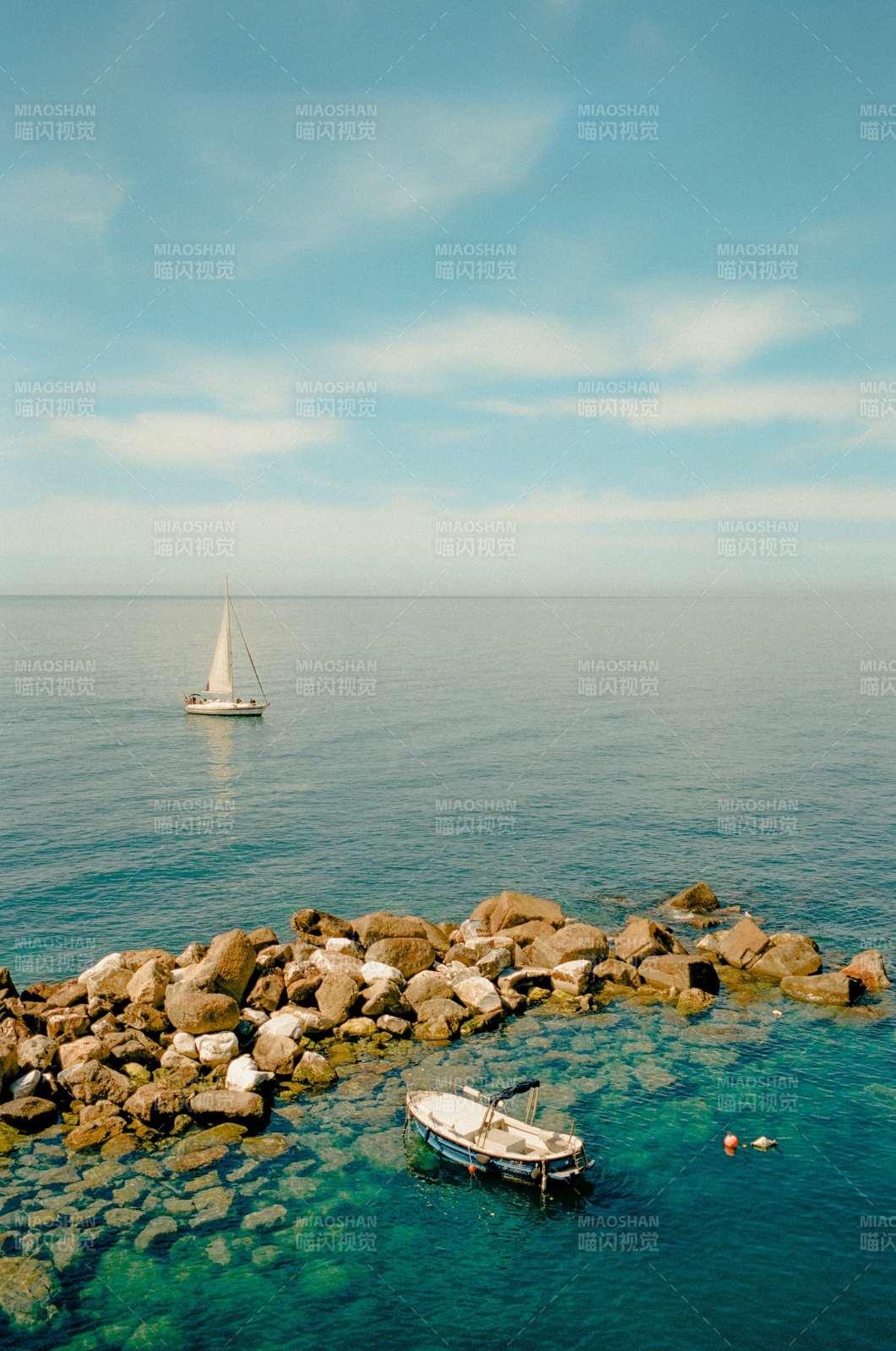 海上的寧靜與小船