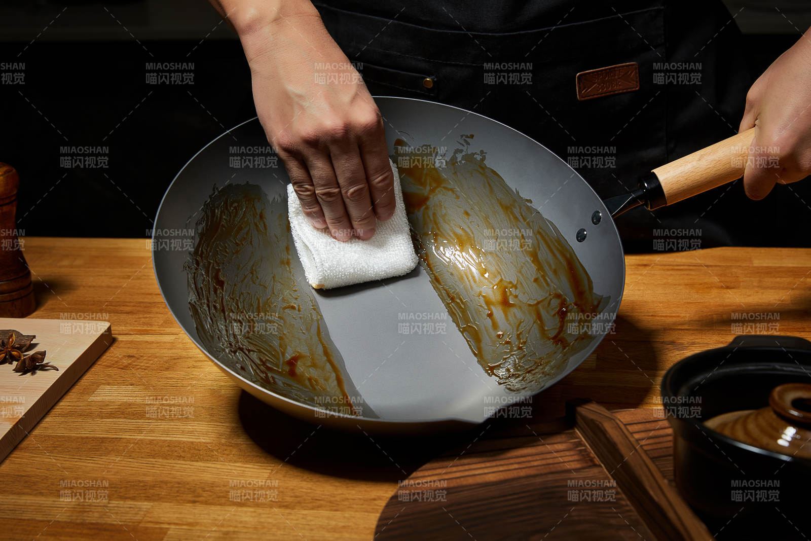 炒锅清洗 布擦油渍