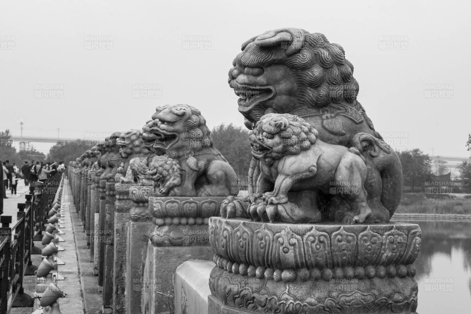 盧溝橋上的獅子雕像