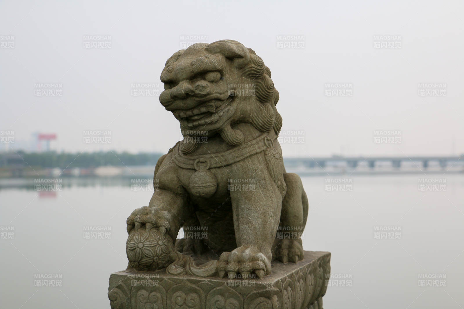 石獅子守護(hù)盧溝橋