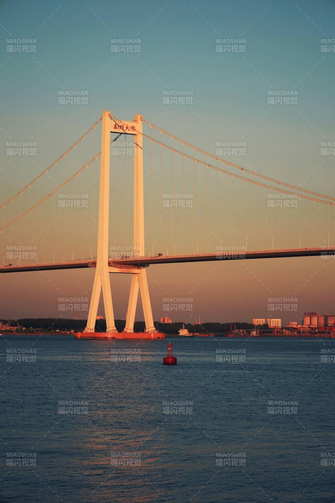 跨海大橋夕陽美景