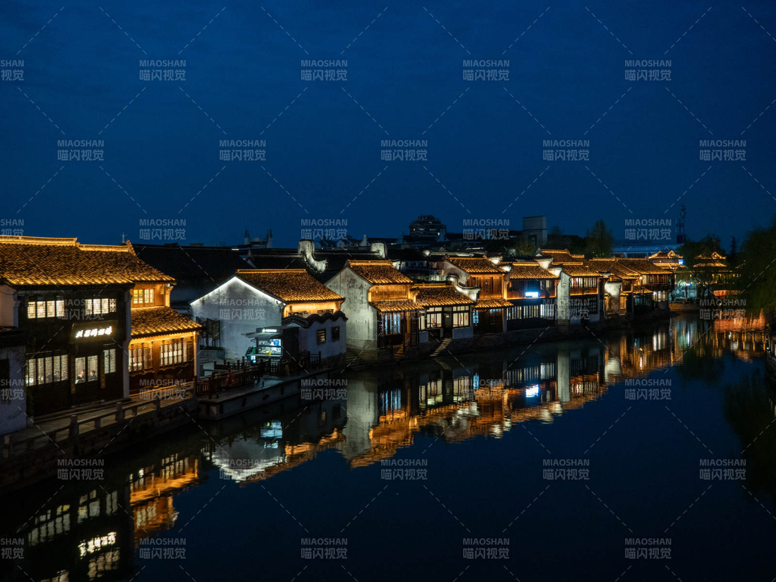 嘉興月河歷史文化街區 夜色古鎮 水映燈火