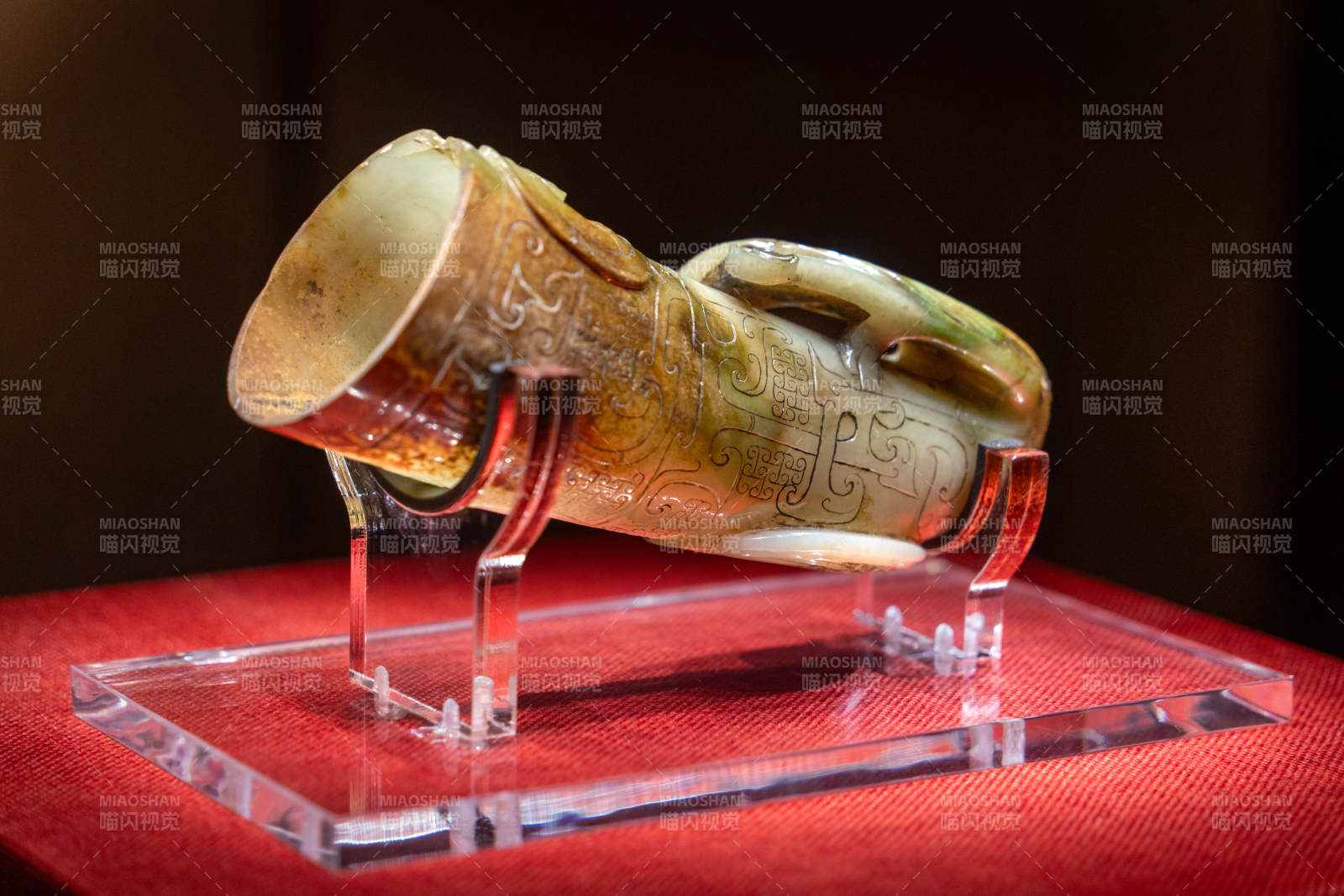 南越王博物館--西漢·犀角形玉杯