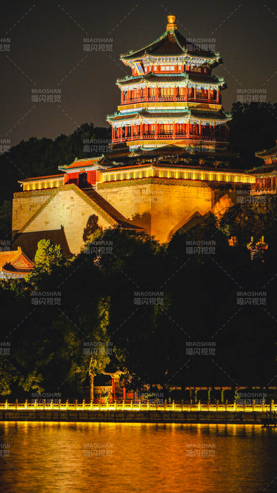 夜景中的頤和園佛香閣 